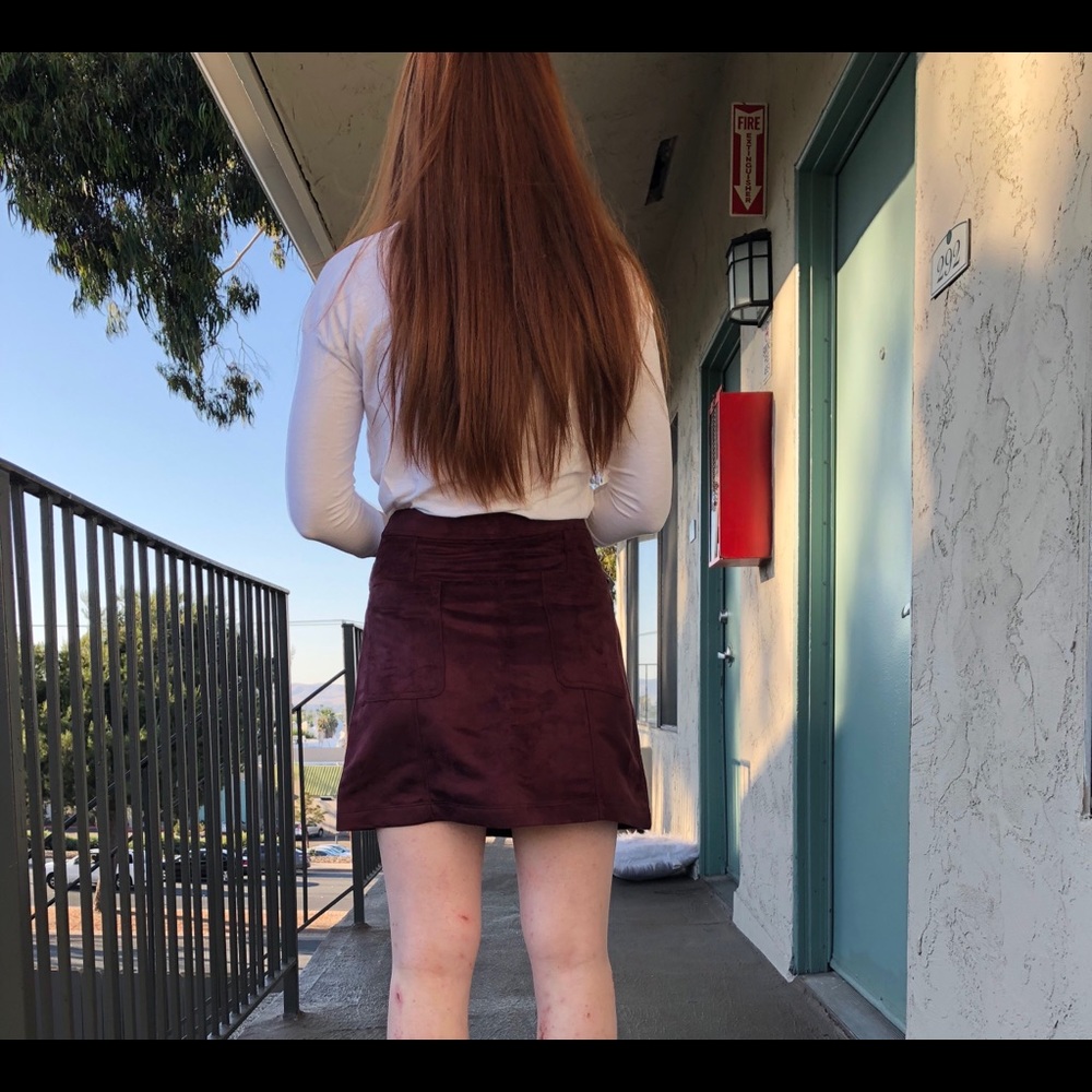 ❗️SALE❗️ OLD NAVY velvet mini skirts! - Picture 4 of 7